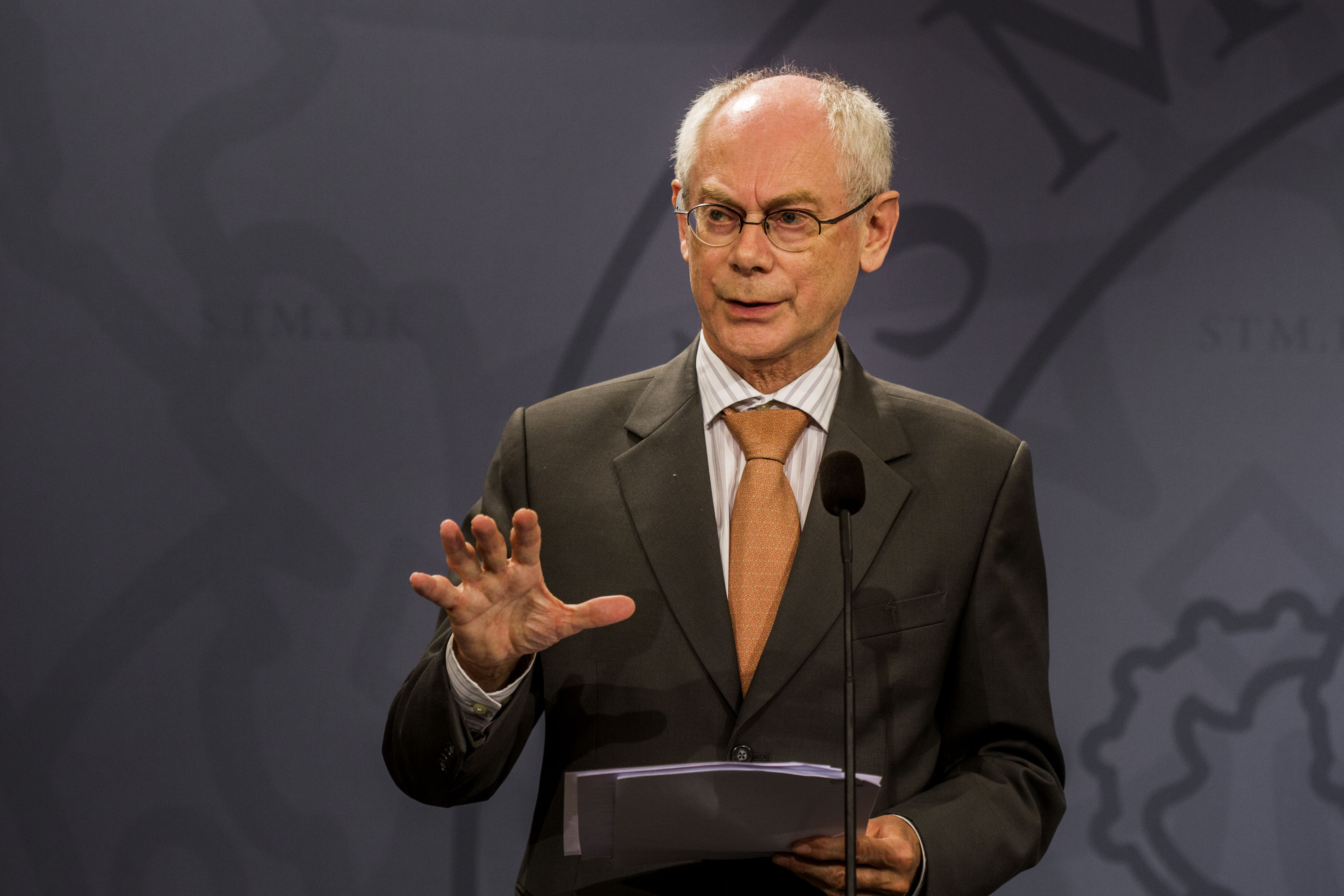 Όχι χωρίς ανταλλάγματα η διετής παράταση στην Γαλλία, λέει ο Βαν Ρομπάι